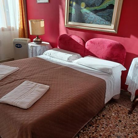 Princess Guest House Canal View البندقية المظهر الخارجي الصورة